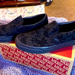 Velvet rose black slip-on vans